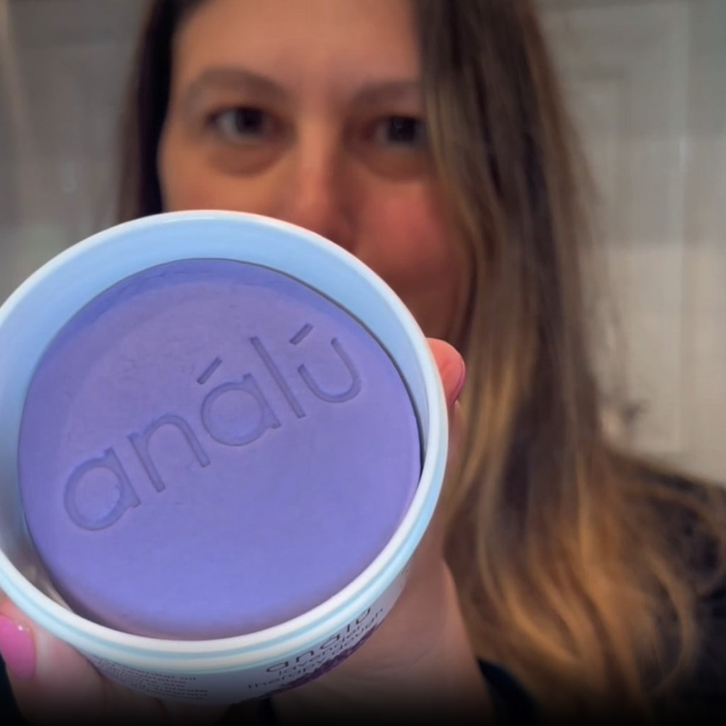 Woman shares a review and explains how Analu Therapy Dough by Elseware Unplug helps with stress relief and sensory calming.